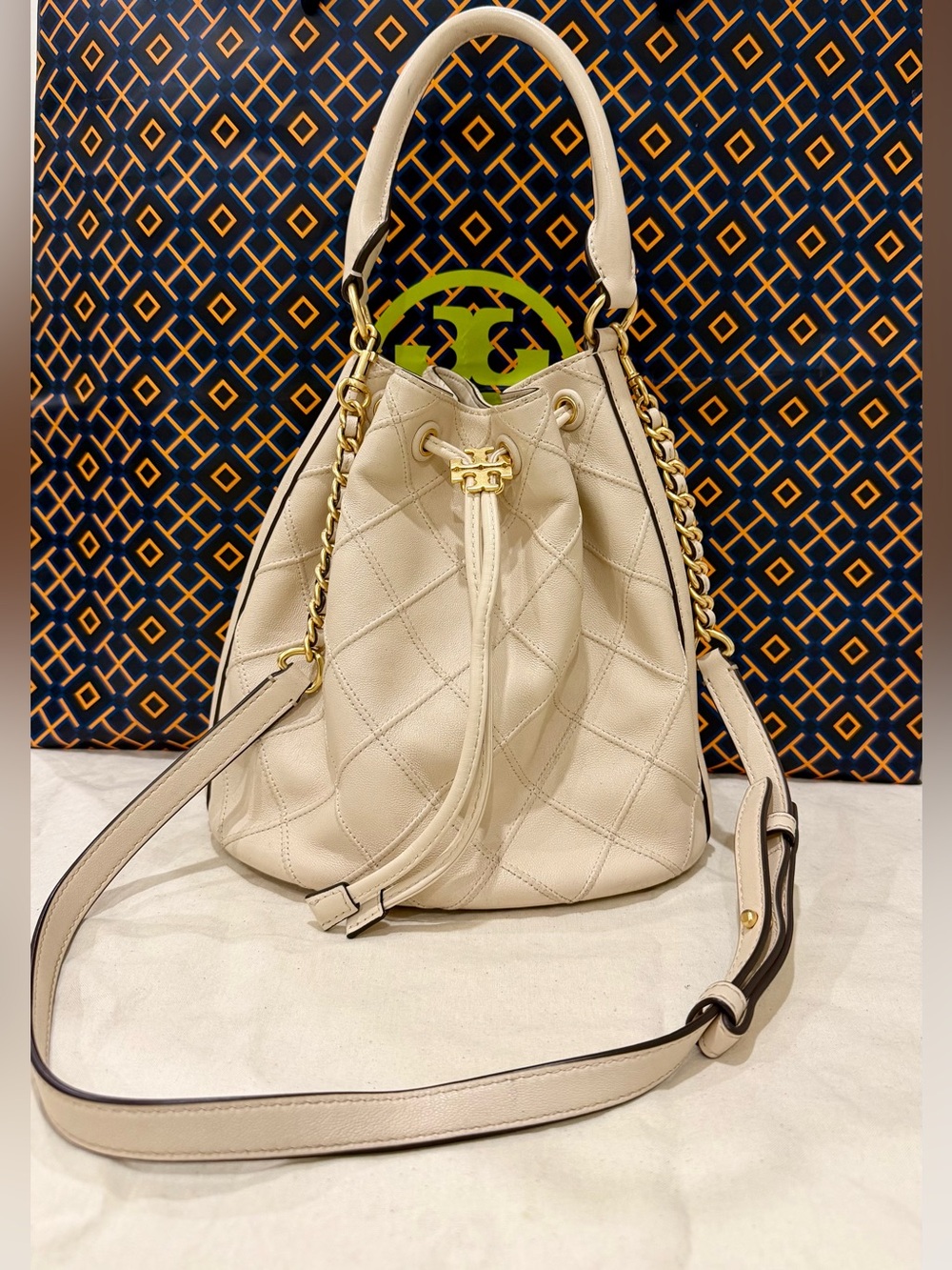 Tory Burch Fleming Soft Bucket Bag